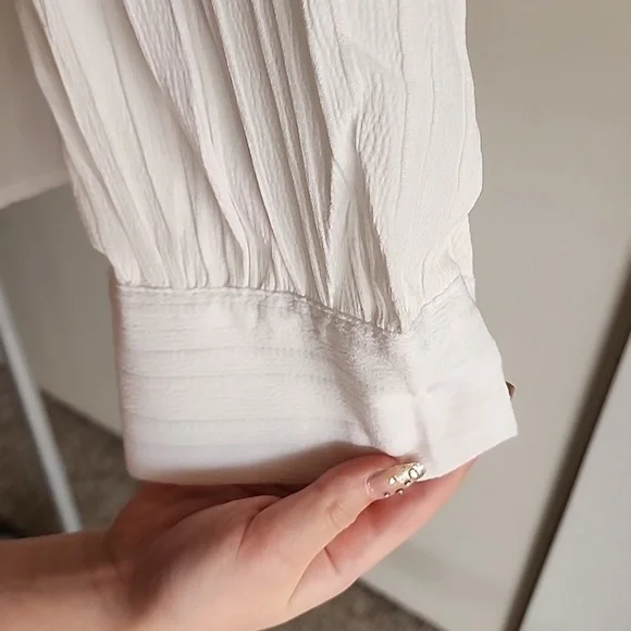 V-Neck Blouse, 2X, white, p2p 22,NWOT - Picture 3 of 9